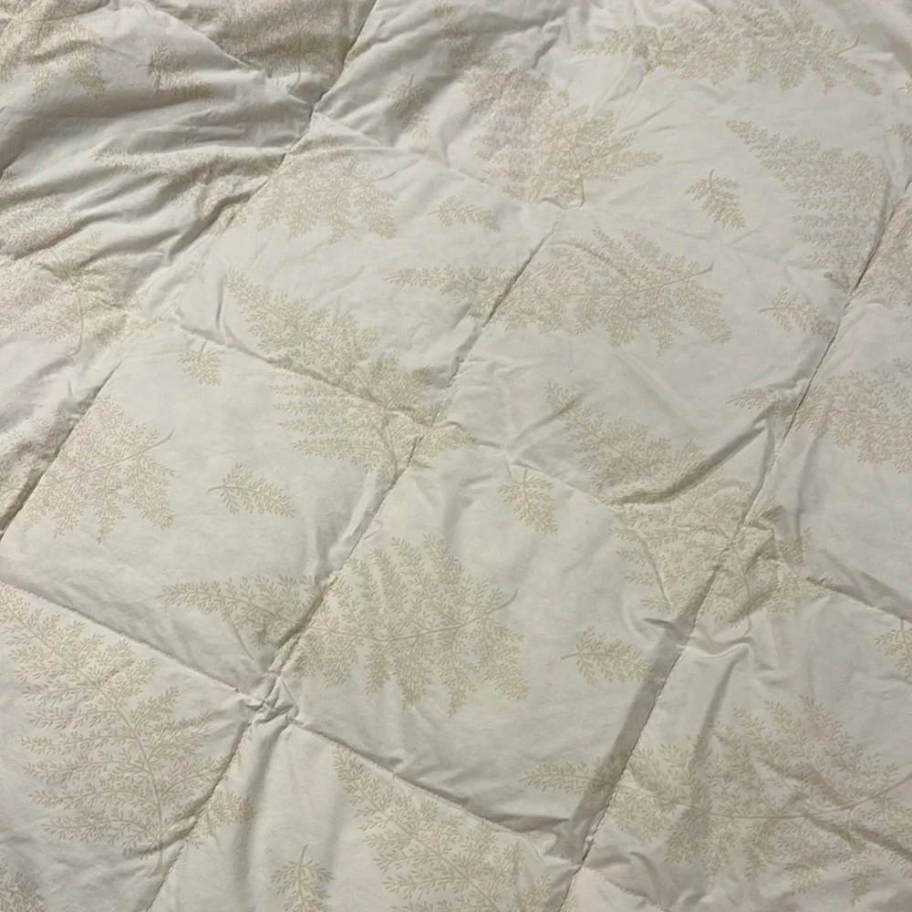Pacific Coast Feather Co. King size Down Comforter - Picture 6 of 9